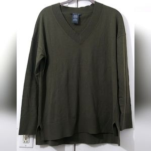 Dark Grey V neck Sweater by MATTY M size small